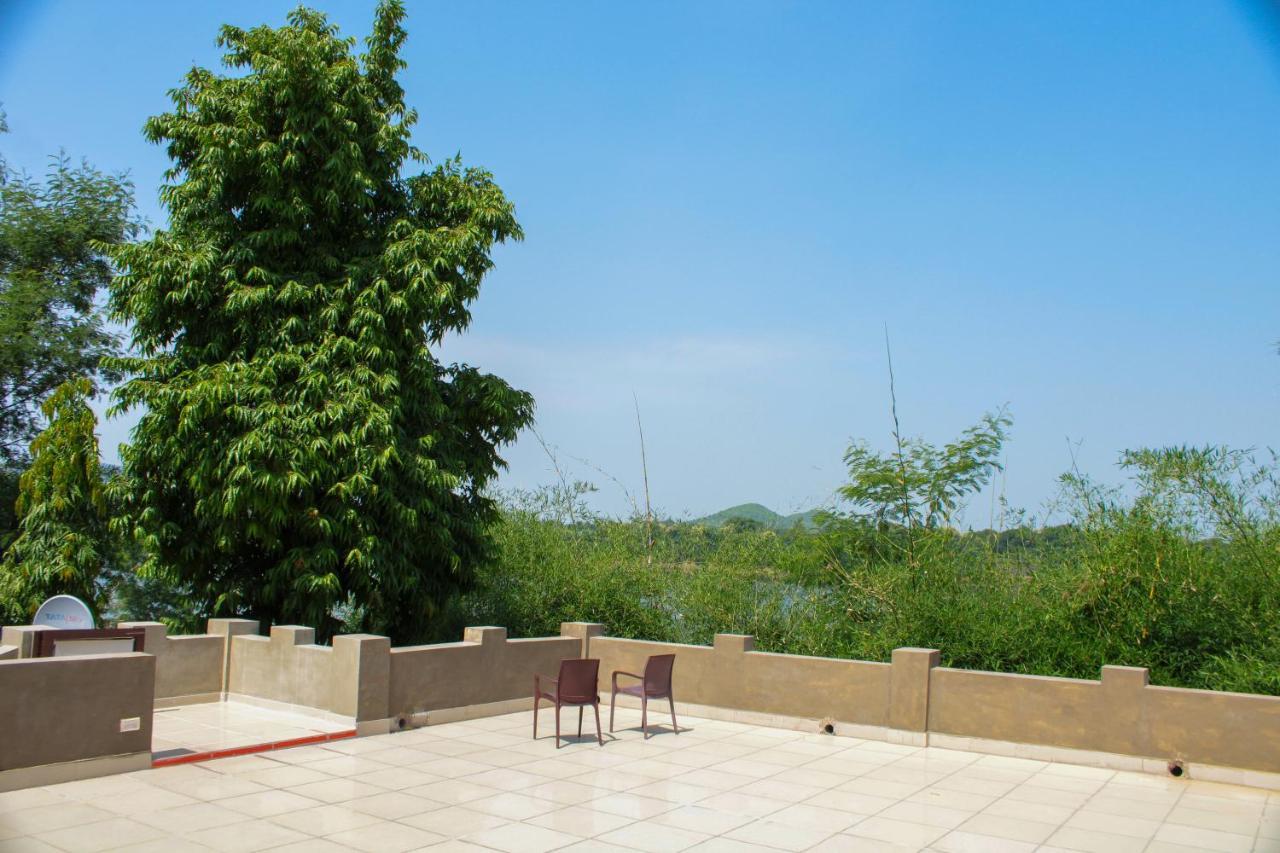 Panna Tiger Resort- Riverside Property Rājgarh Exteriör bild